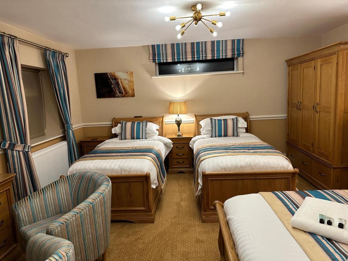 Chester House Guest House Екстериор снимка The Old Post Office, Bilsborrow