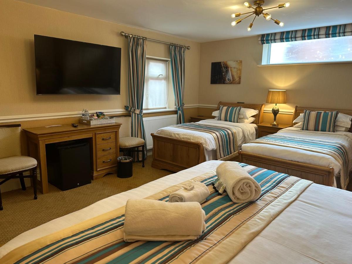 Chester House Guest House Екстериор снимка Family room at the Old Mill