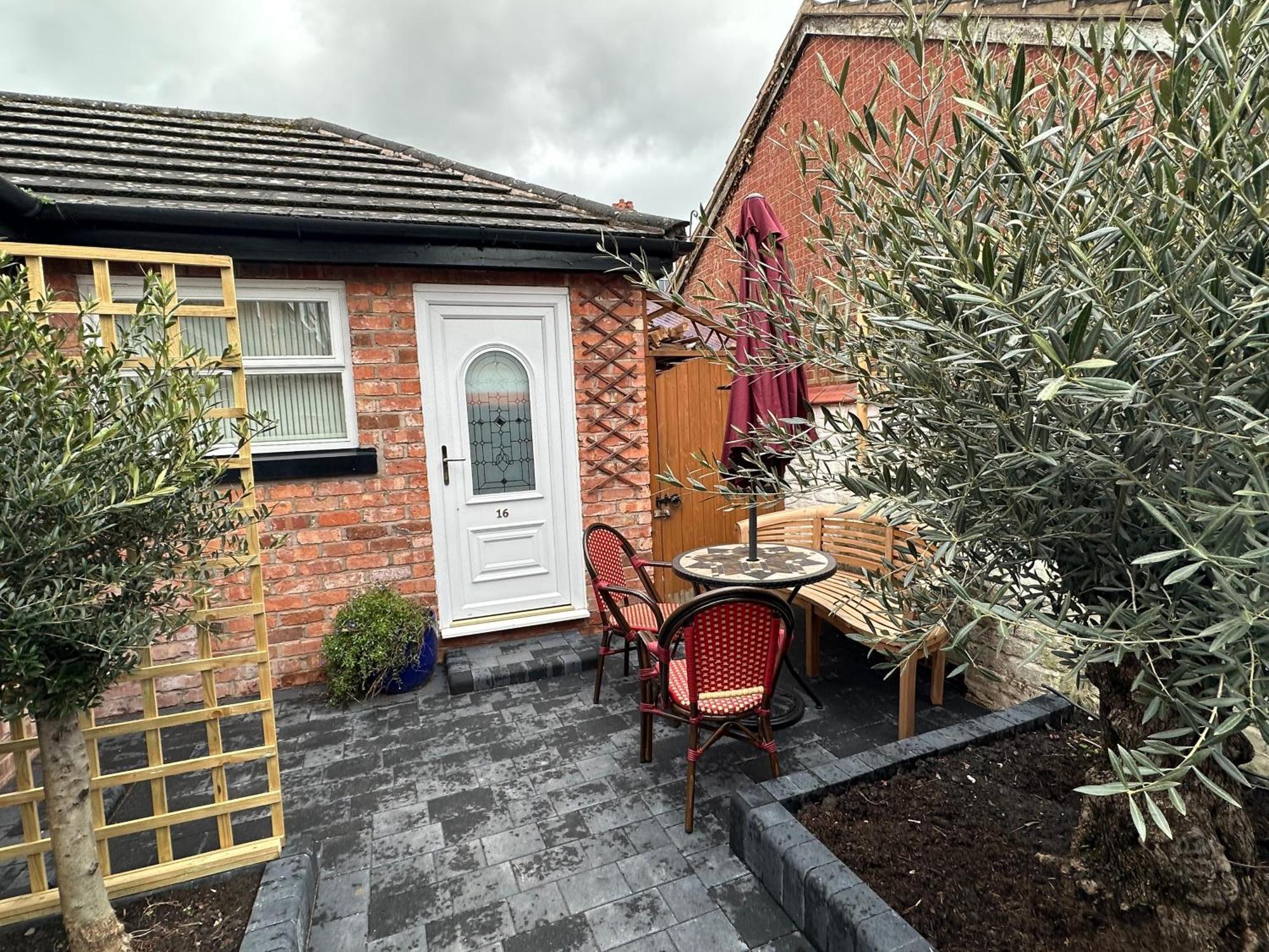 Chester House Guest House Екстериор снимка Olive trees in the UK